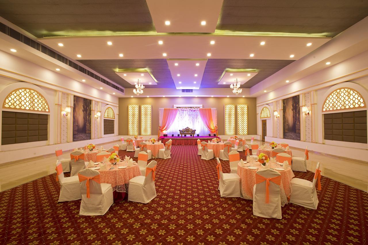 Inde Hotel Chattarpur Neu-Delhi Exterior foto
