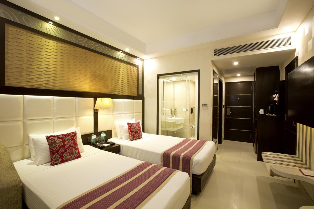 Inde Hotel Chattarpur Neu-Delhi Exterior foto