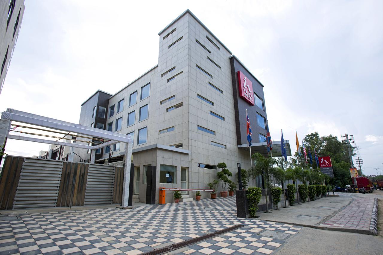 Inde Hotel Chattarpur Neu-Delhi Exterior foto