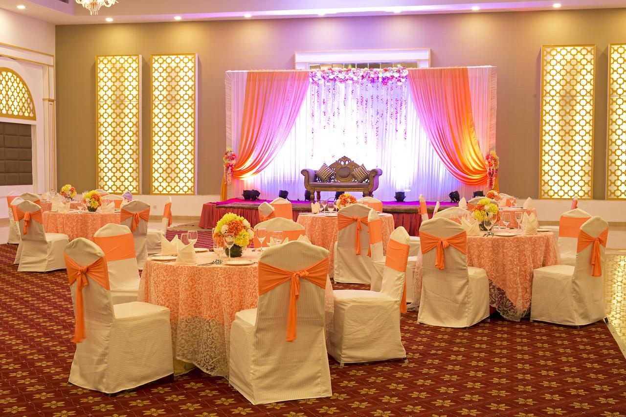 Inde Hotel Chattarpur Neu-Delhi Exterior foto